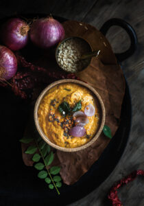 Eerulli chutney, Onion Chutney is made using onion as the main ingredient. The browned onions gives the chutney a very distinct smell and flavour.