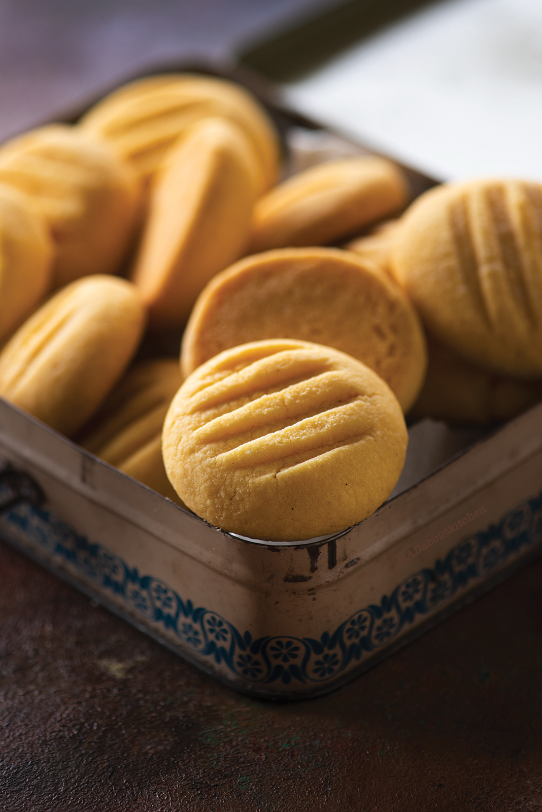 MELting Moments/Eggless Custard cookies - MADaboutkitchen