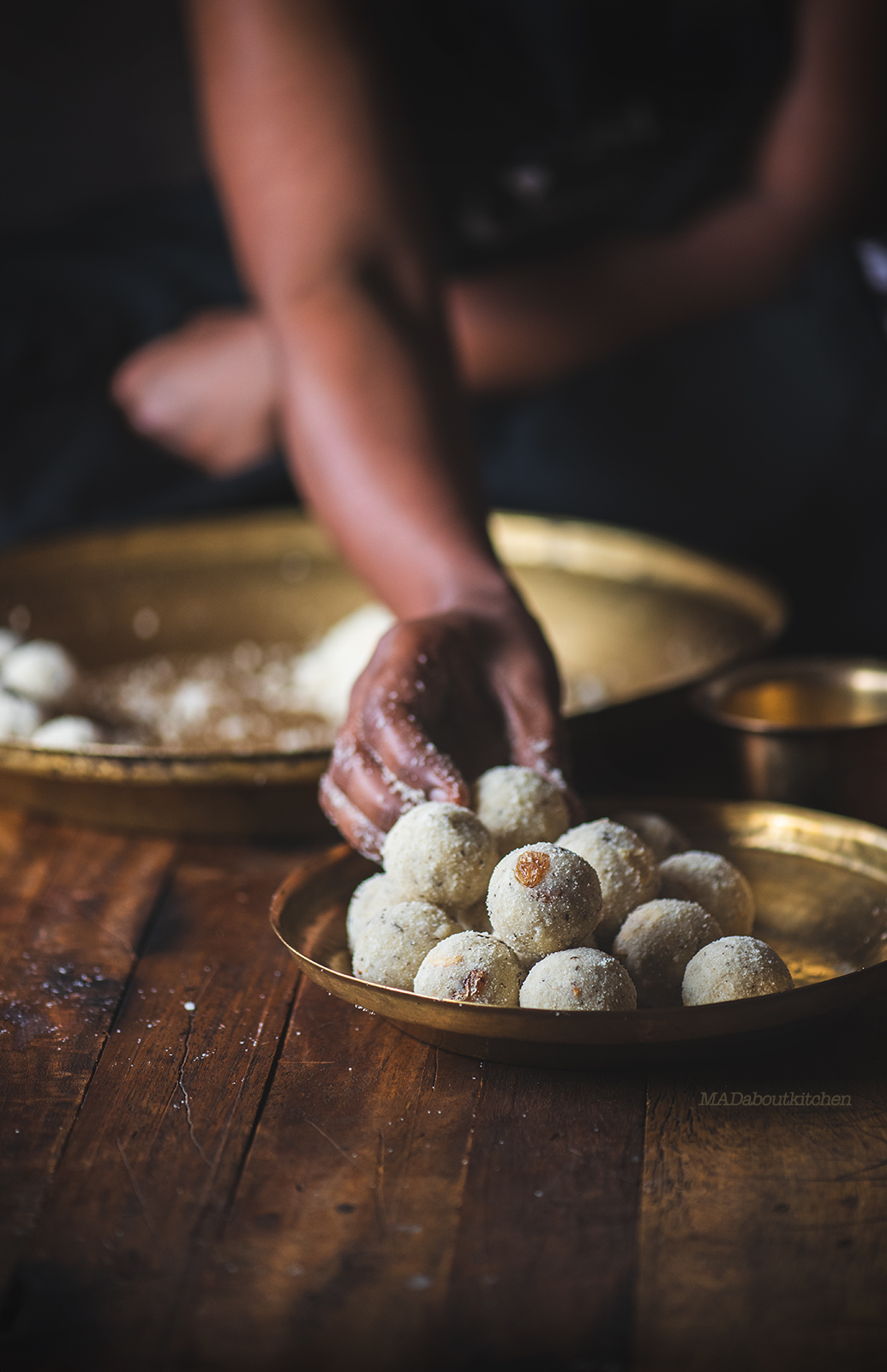 Rave unde is a traditional ladoo from Karnataka made using semolina. Crispy and light rave unde is one of my favourite ladoos.