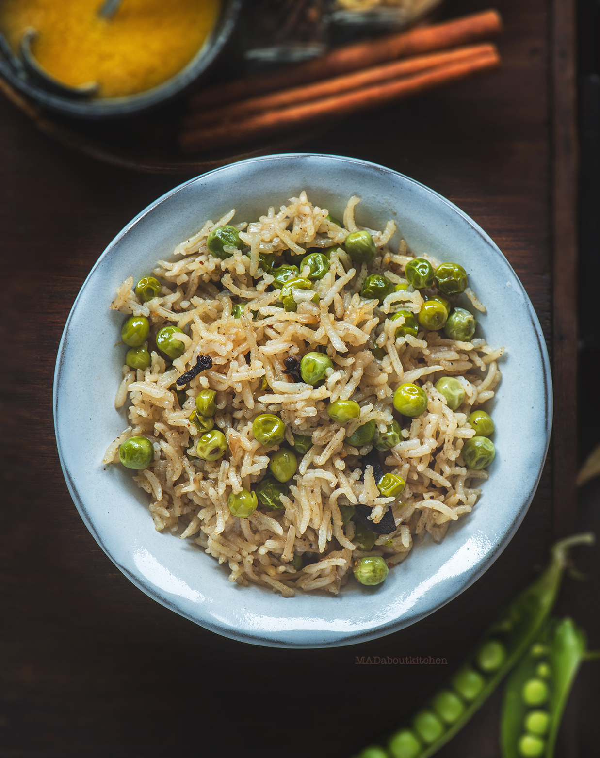 Matarwaale Chawal or Peas pulav is a basic, simple, comforting, basic rice dish that is not only one pot but is ready in 20mins start to end.