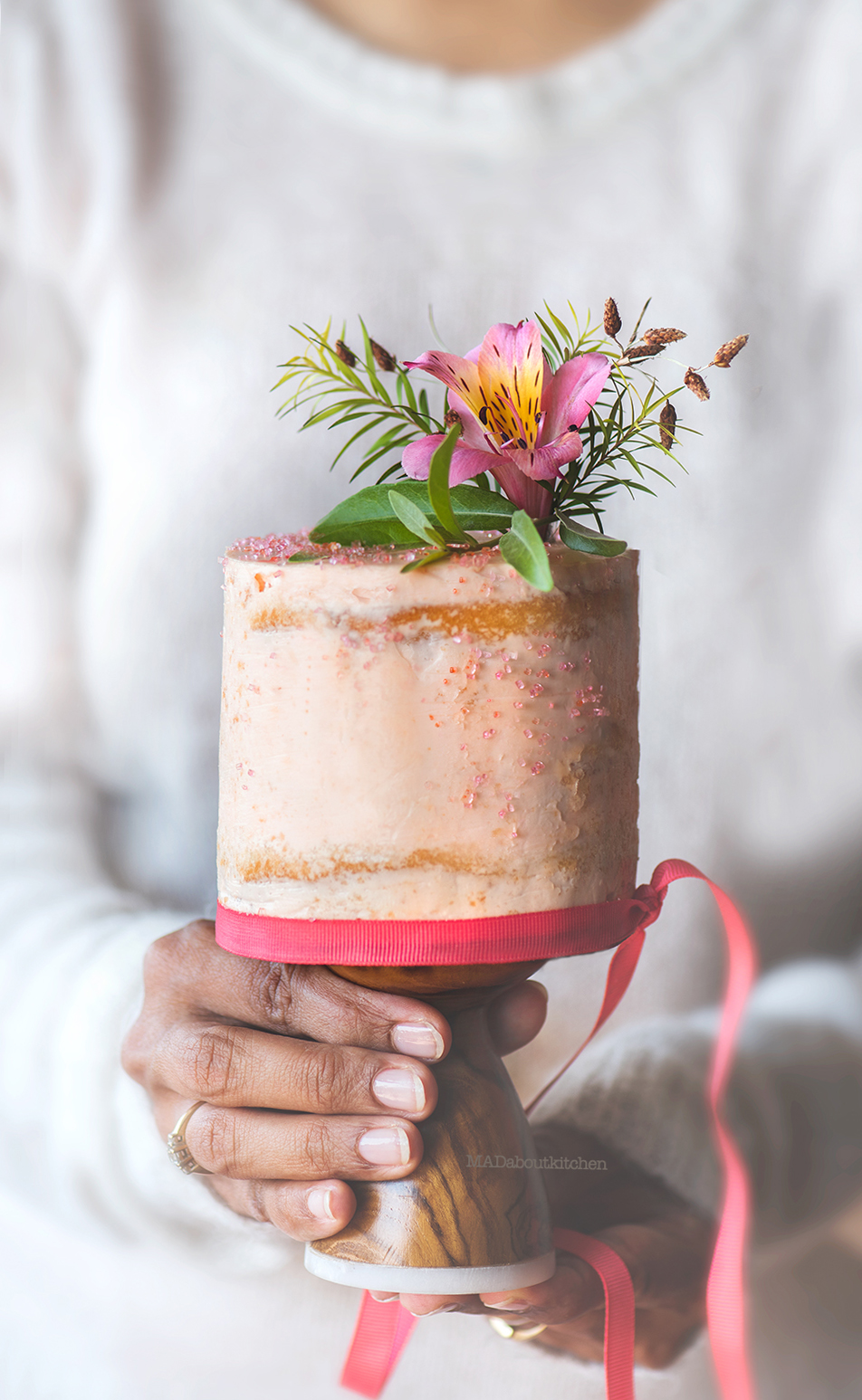 The Little Canopy – Artsy Weddings, Indie Weddings, Vintage Weddings, DIY  Weddings » Blog Archive » Inspiration: Delicate Flower Cake