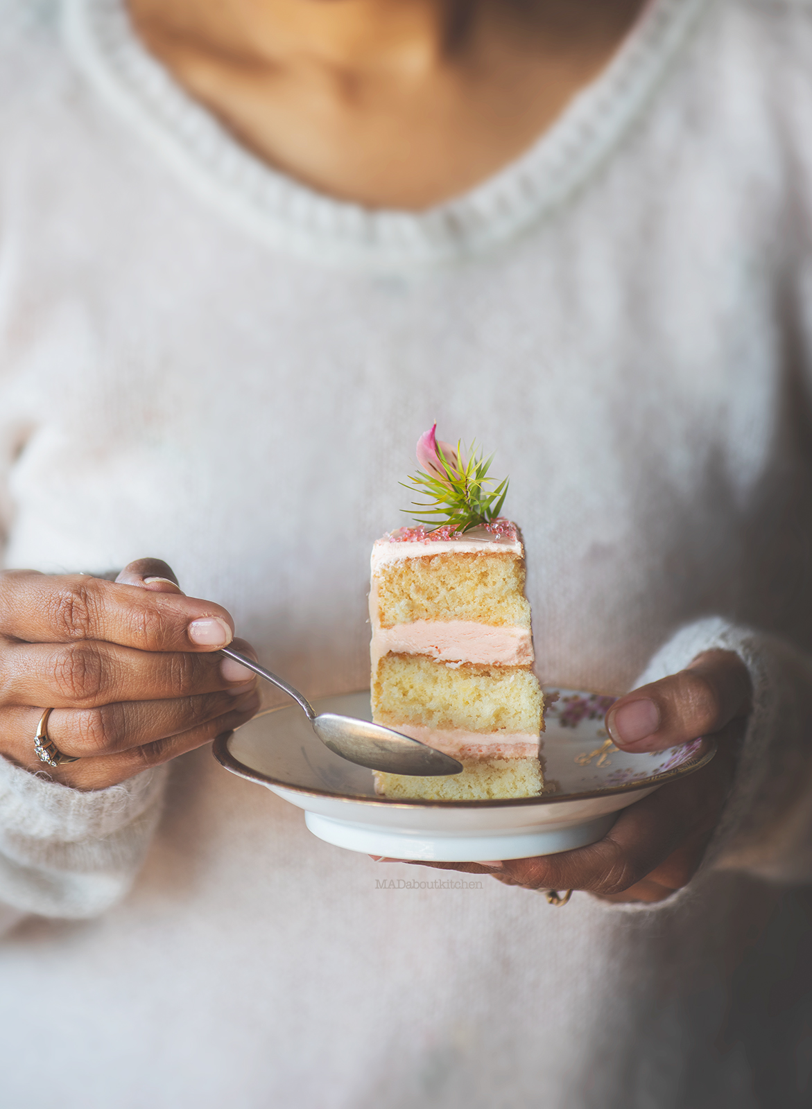 Italian sponge cake with butter - basic baking recipe