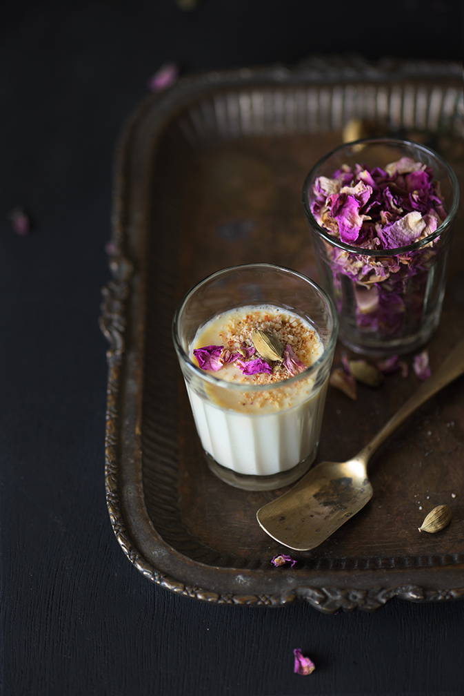 ndai Panacotta is perfect marriage of Indian and Italian flavours. Thandai is a quintessential drink during holi using Thandai Masala.