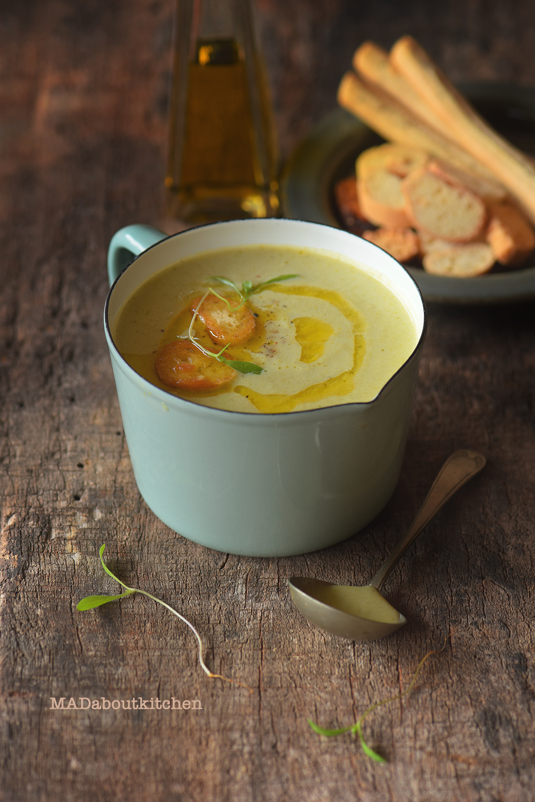 Broccoli Almond Soup is a quick, simple and easy recipe for a creamy, comforting soup with bursting flavours. Broccoli Almond Soup is a perfect for weeknights or for busy weekends. Serve it with freshly toasted garlic breads and it will taste divine. 