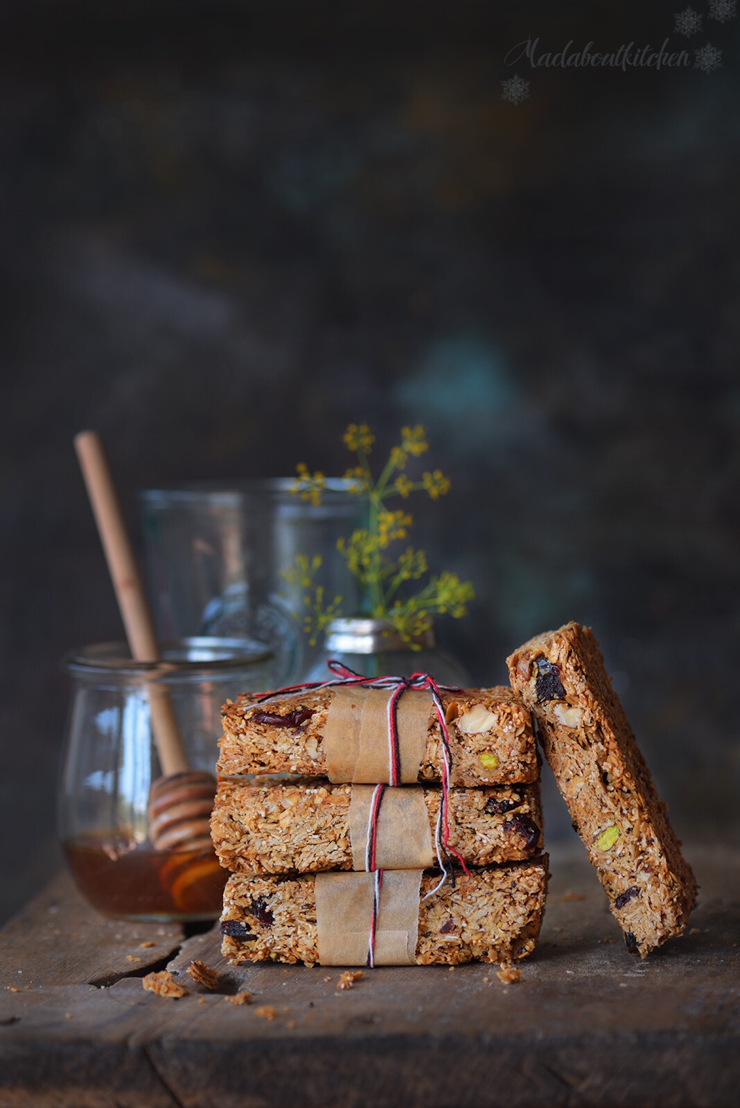 Make Homemade Granola bars with this simple, easy, foolproof recipe. Granola Bars are one of the healthy snacks you can have during the day. The perfect energy bars you can have before and after your workout.