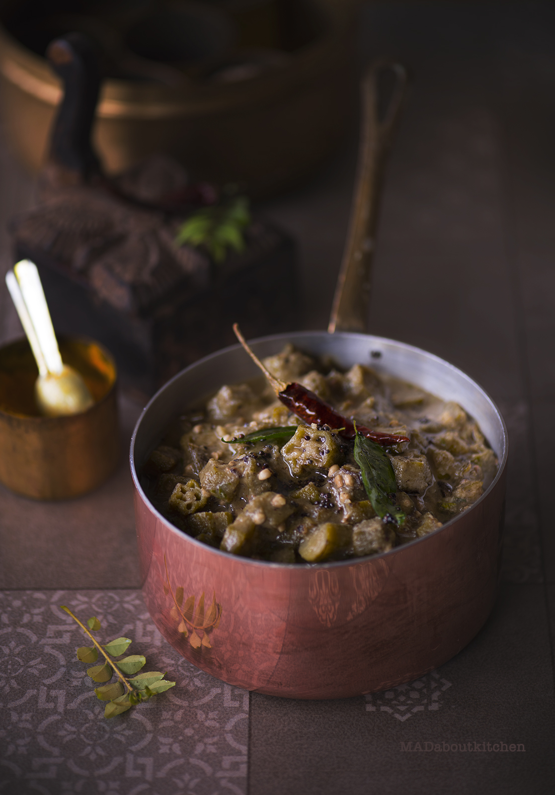 Bendekaayi Gojju, is this tangy , spicy, sweet coconut based curry which takes absolutely yum with roti or with steaming hot rice with a dollop of ghee. 
