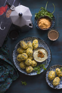 Nuchina Unde are Protein rich, steamed lentil balls. Nuchina Unde is perfect for early dinner or evening snack and is usually served with Coconut Chutney or Majjige Huli.