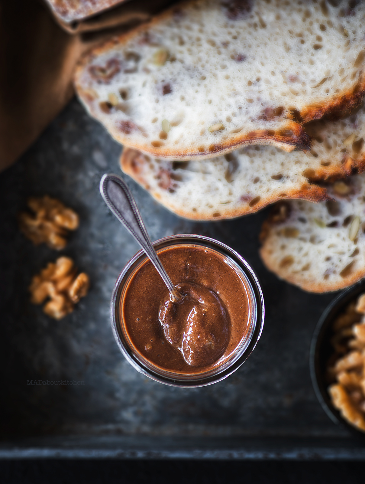 Walnut cocoa butter, is a grainy, chocolaty, homemade nut butter that is super healthy and super tasty and super easy to make. 