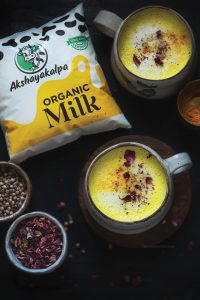 Kaanji, is an Indian probiotic, fermented black carrot drink from North India, made during winter which is good for immunity & lot of other health benefits.